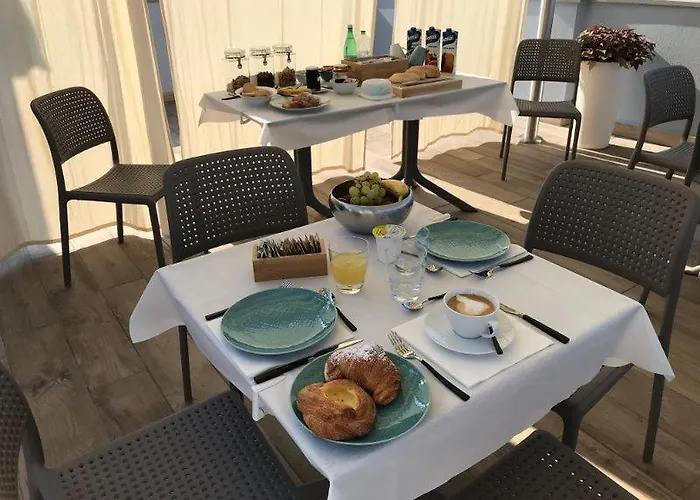 Bed and Breakfast Nautilus Design 4*