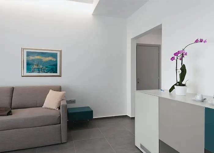 Bed and Breakfast Nautilus Design 4*