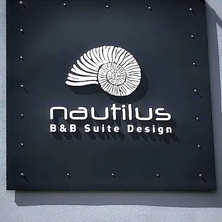 Nautilus Design B&B 폴로니카