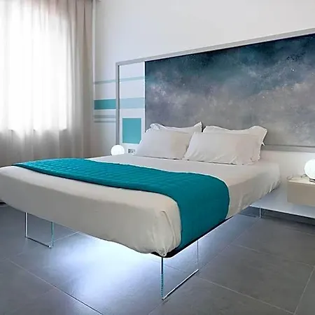 Nautilus Design 폴로니카