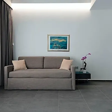 Nautilus Design 폴로니카