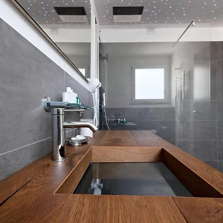 Hotel Nautilus Design